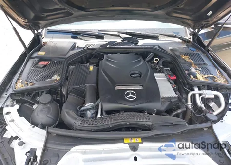 2015 Mercedes-Benz C 300 4Matic/Luxury 4Matic/Sport 4Matic z USA, uszkodzony, nr VIN 55SWF4KB9FU023915